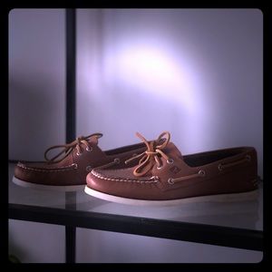 Sperry boar shoes in brown